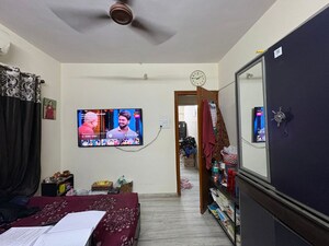 Furnished Amenities in 2 BHK Apartment at Sankalpit CHS, Goregaon East – for Sale