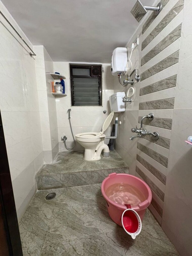 Bathroom, sankalpit-chs 2 Bedroom 650 Sq.Ft. Apartment In Goregaon East Mumbai 10182772