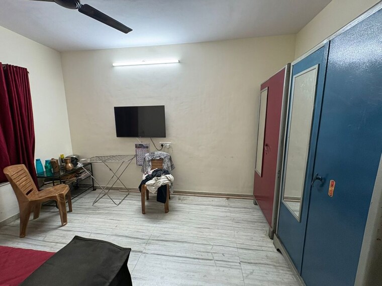  Parking, sankalpit-chs 2 Bedroom 650 Sq.Ft. Apartment In Goregaon East Mumbai 10182772