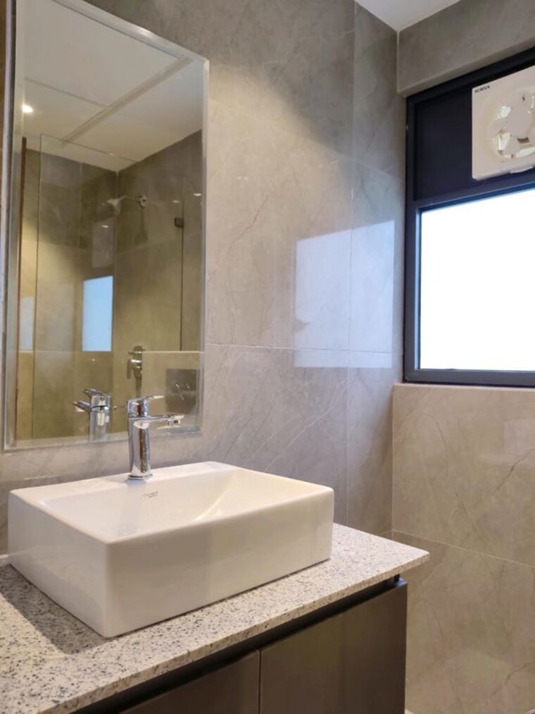 Bathroom, suncity-vatsal-valley 3 Bedroom 1430 Sq.Ft. Apartment In Gwal Pahari Gurgaon 10156628