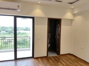 Room in 3 BHK Apartment at Suncity Vatsal Valley, Gwal Pahari – for Rent