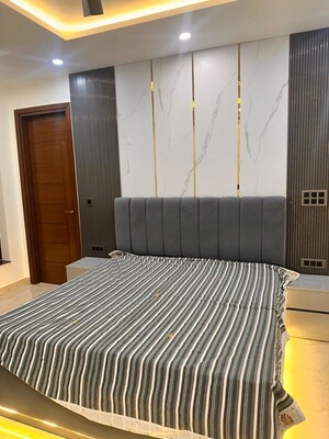 Bedroom in 4 BHK Builder Floor at Green Fields Colony – for Rent