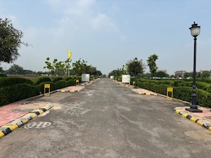  Plot For Sale in BPTP Parklands, Sector 76