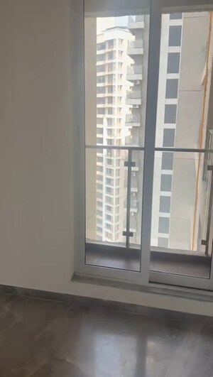 Room in 3 BHK Apartment at Raj Tattva, Kapur Bawdi – for Rent