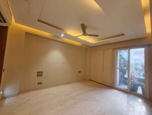 Room in 4 BHK Builder Floor at Greater Kailash ii – for Rent