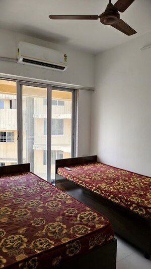 Bedroom in 2 BHK Apartment at Avant Hillway, Goregaon East – for Rent
