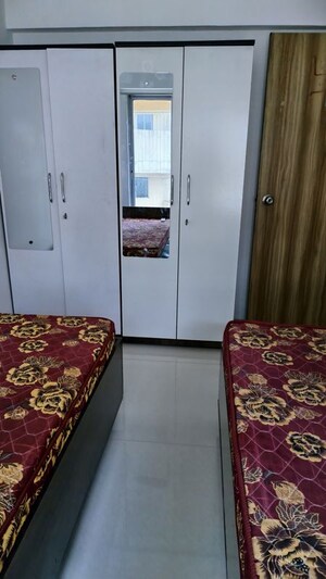 Furnished Amenities in 2 BHK Apartment at Avant Hillway, Goregaon East – for Rent