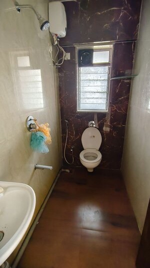 Furnished Amenities in 2 BHK Apartment at Avant Hillway, Goregaon East – for Rent