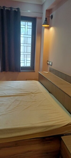 Room in 3 BHK Builder Floor at Mohit House, Sushant Lok I – for Rent