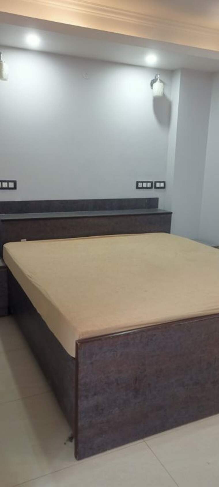 Bedroom, mohit-house 3 Bedroom 2000 Sq.Ft. Builder Floor In Sushant Lok I Gurgaon 10182850