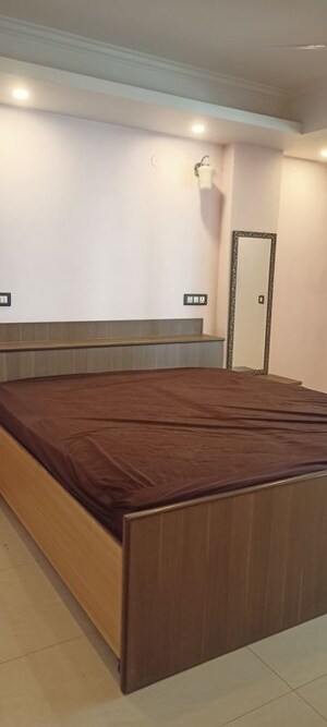 Room in 3 BHK Builder Floor at Mohit House, Sushant Lok I – for Rent