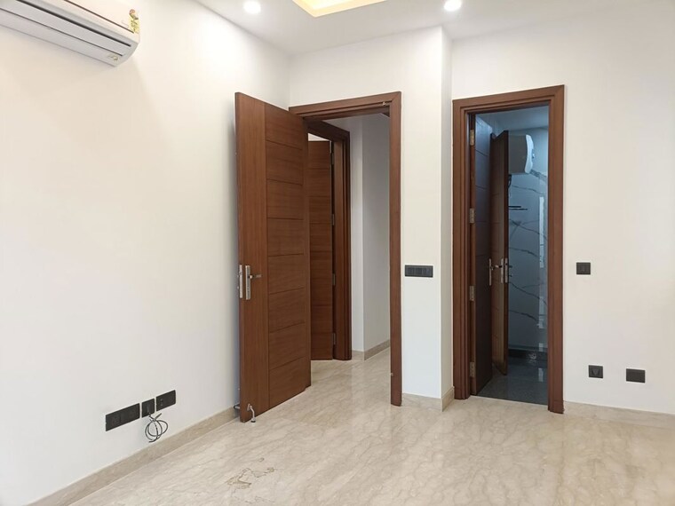 Room, greater kailash i 3 Bedroom 208 Sq.Yd. Builder Floor In Greater Kailash I Delhi 10182853