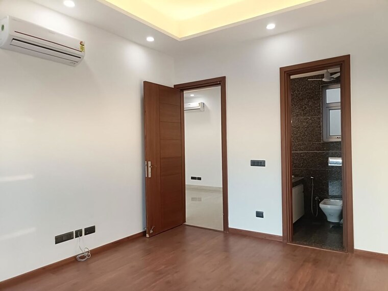 Room, greater kailash i 3 Bedroom 208 Sq.Yd. Builder Floor In Greater Kailash I Delhi 10182853