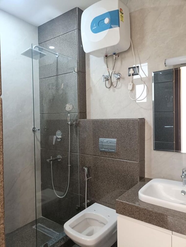 Bathroom, greater kailash i 3 Bedroom 208 Sq.Yd. Builder Floor In Greater Kailash I Delhi 10182853