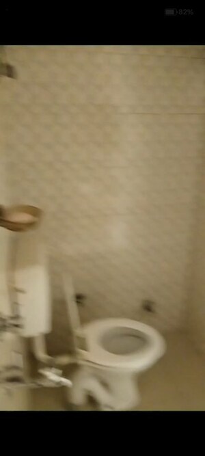 Bathroom in 2 BHK Builder Floor at Sector 40 – for Rent