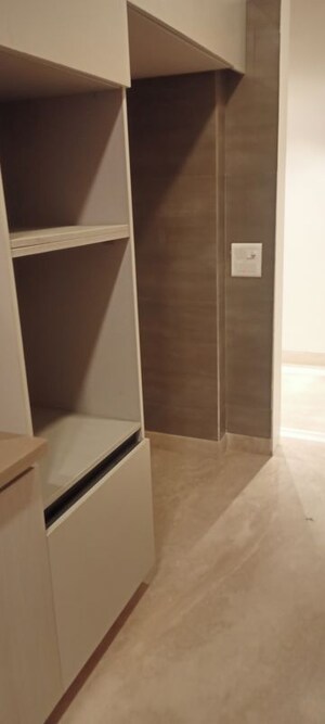 Staircase in 3.5 BHK Builder Floor at DLF City Phase IV, Dlf Phase iv – for Rent