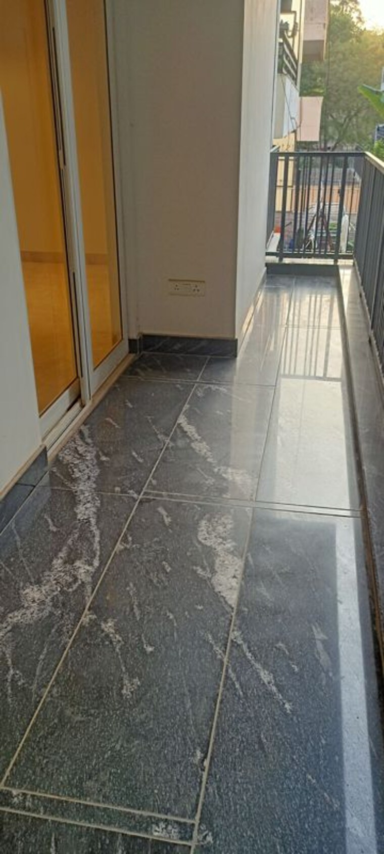 Balcony, dlf-city-phase-iv 3.5 Bedroom 2200 Sq.Ft. Builder Floor In Dlf Phase iv Gurgaon 10182891