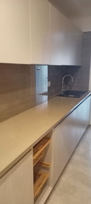 Kitchen in 3.5 BHK Builder Floor at DLF City Phase IV, Dlf Phase iv – for Rent