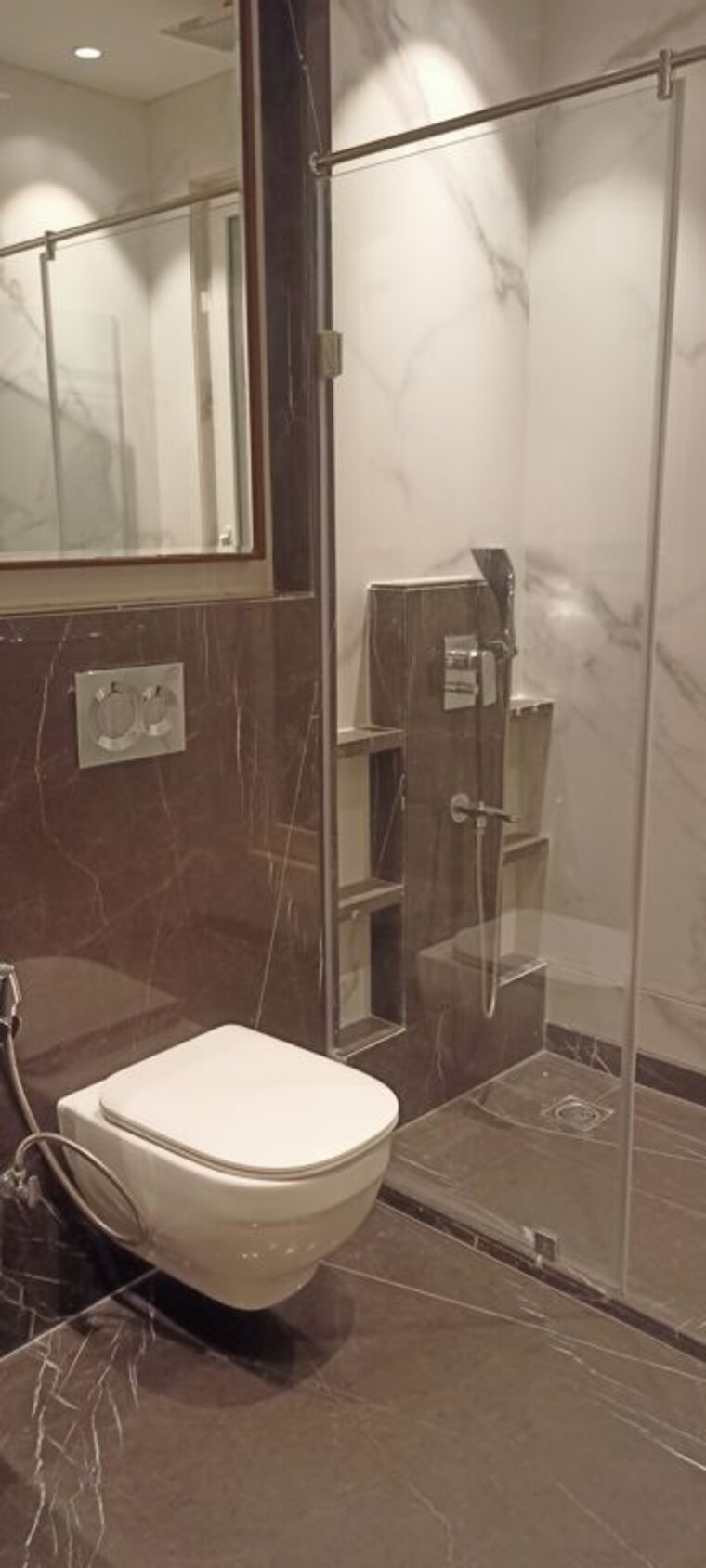 Bathroom, dlf-city-phase-iv 3.5 Bedroom 2200 Sq.Ft. Builder Floor In Dlf Phase iv Gurgaon 10182891