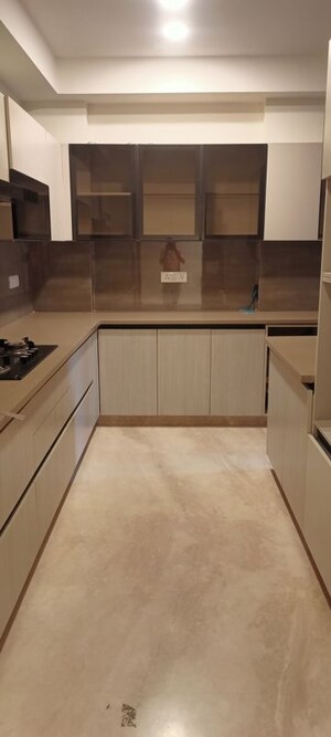 Kitchen in 3.5 BHK Builder Floor at DLF City Phase IV, Dlf Phase iv – for Rent
