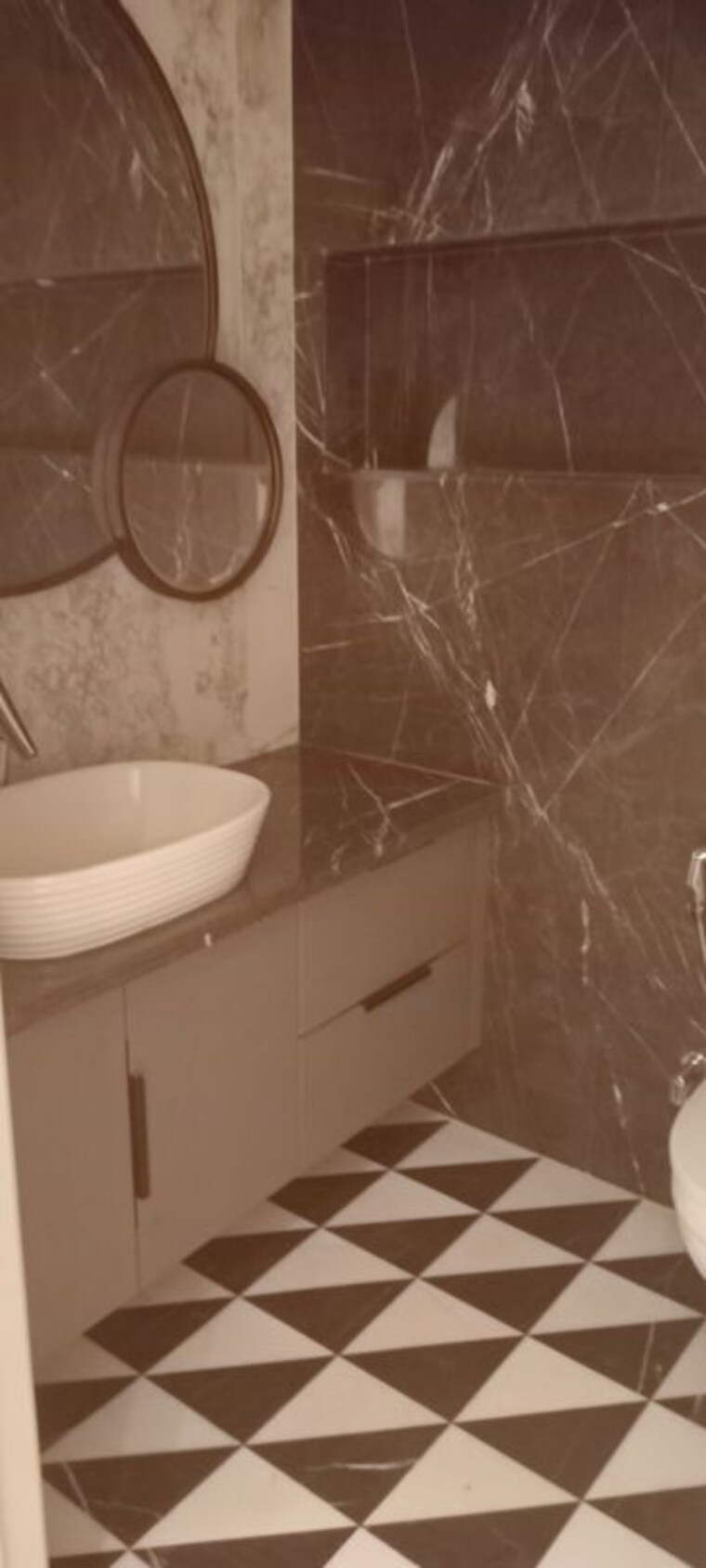 Bathroom, dlf-city-phase-iv 3.5 Bedroom 2200 Sq.Ft. Builder Floor In Dlf Phase iv Gurgaon 10182891