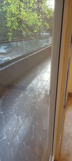 Balcony in 3.5 BHK Builder Floor at DLF City Phase IV, Dlf Phase iv – for Rent