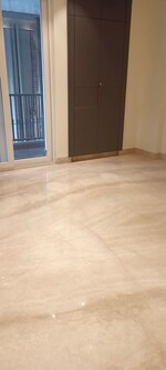 3.5 BHK + Servant Room 2200 Sq.Ft. Builder Floor in DLF City Phase IV