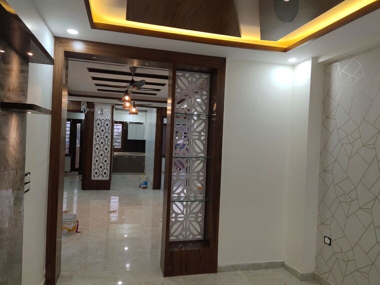  Parking, bptp-district-faridabad 2 Bedroom 150 Sq.Yd. Builder Floor In Sector 81 Faridabad 10182883