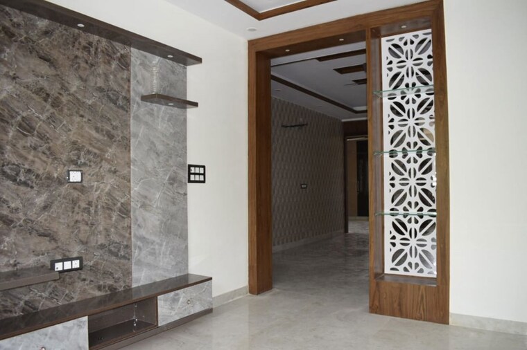 Room, bptp-district-faridabad 2 Bedroom 150 Sq.Yd. Builder Floor In Sector 81 Faridabad 10182883