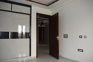 Room in 2 BHK Builder Floor at BPTP District Faridabad, Sector 81 – for Sale