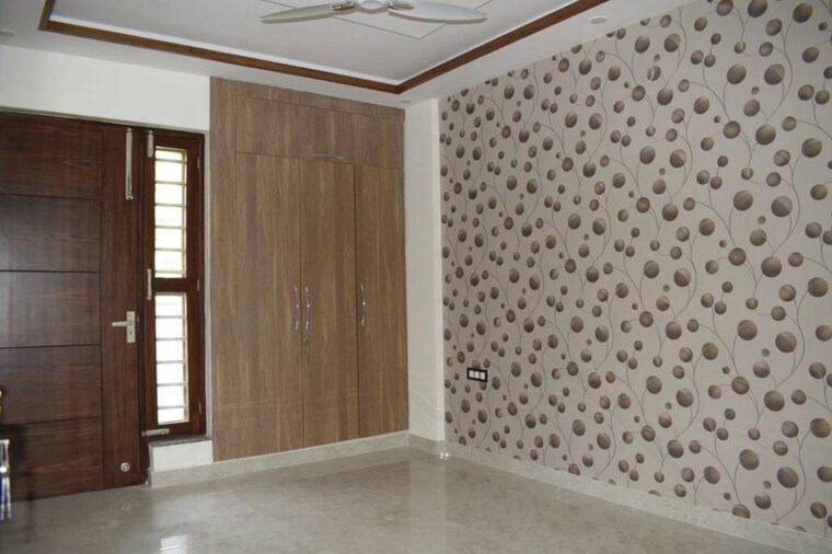 Room, bptp-district-faridabad 2 Bedroom 150 Sq.Yd. Builder Floor In Sector 81 Faridabad 10182883