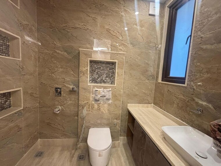 Bathroom, greater kailash i 3 Bedroom 208 Sq.Yd. Builder Floor In Greater Kailash I Delhi 10182904