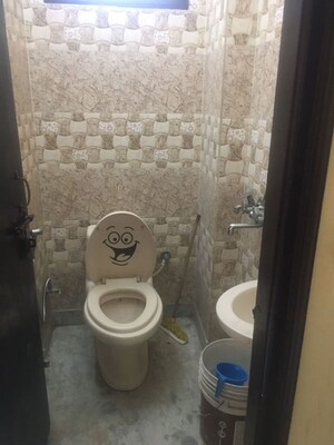 Bathroom in 2 BHK Builder Floor at Sector 40 – for Rent