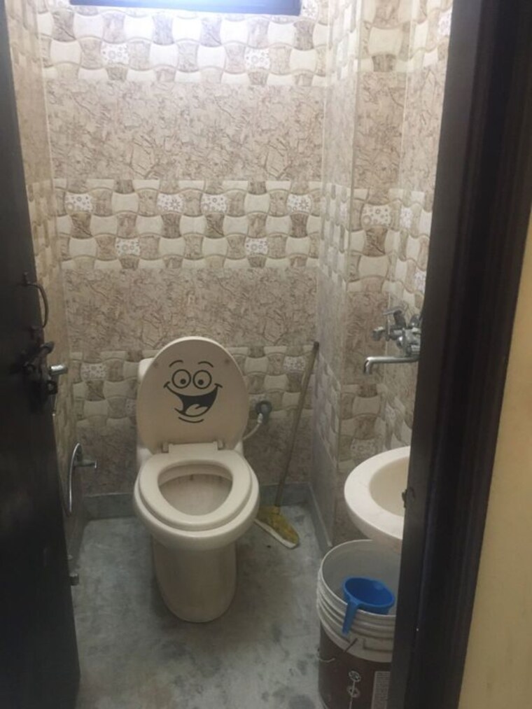 Bathroom, sector 40 2 Bedroom 1400 Sq.Ft. Builder Floor In Sector 40 Gurgaon 10182908