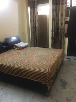 2 BHK + Pooja Room Builder Floor For Rent in Sector 40