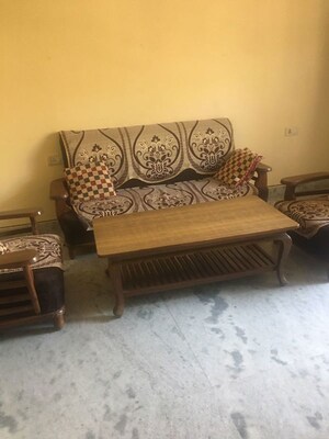 Living Room in 2 BHK Builder Floor at Sector 40 – for Rent