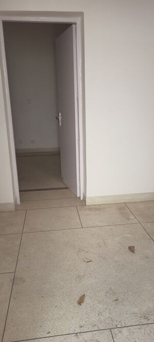 Bathroom in 4 BHK Independent House at DLF City Phase IV, Dlf Phase iv – for Rent