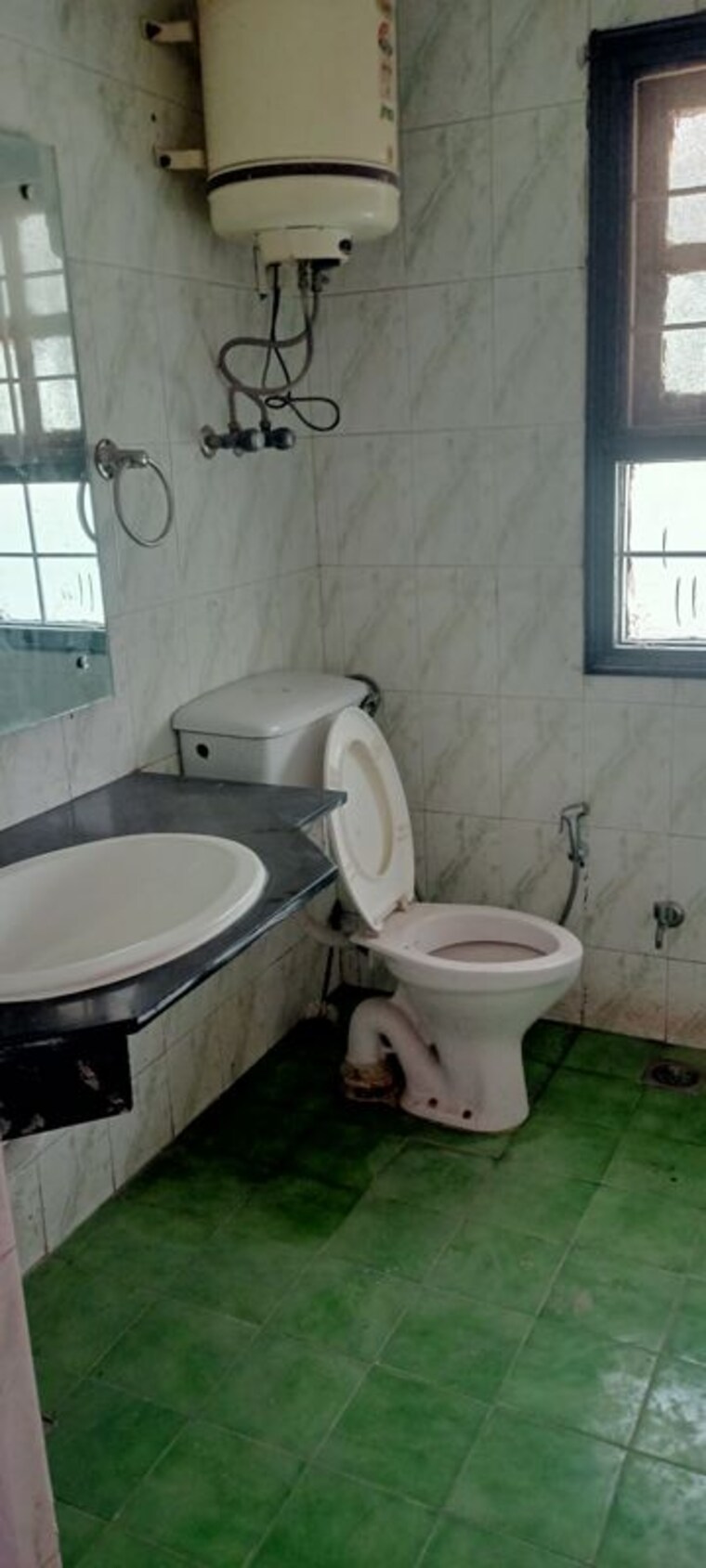 Bathroom, dlf-city-phase-iv 4 Bedroom 2200 Sq.Ft. Independent House In Dlf Phase iv Gurgaon 10182911