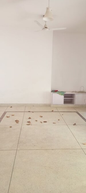 Bathroom in 4 BHK Independent House at DLF City Phase IV, Dlf Phase iv – for Rent