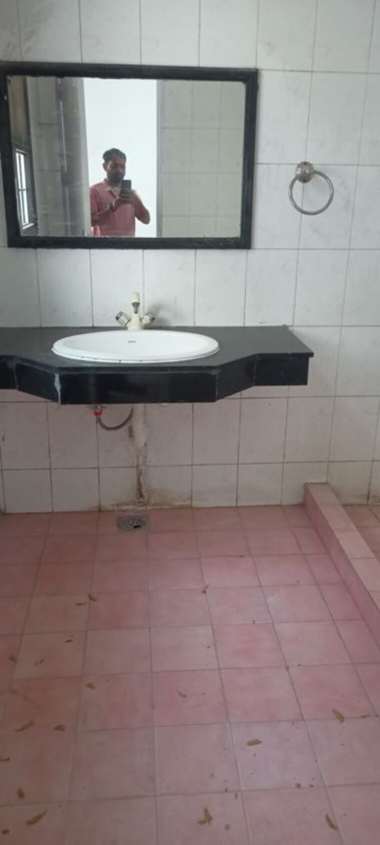 Bathroom, dlf-city-phase-iv 4 Bedroom 2200 Sq.Ft. Independent House In Dlf Phase iv Gurgaon 10182911