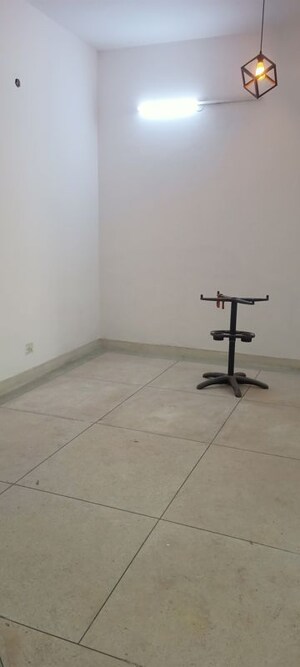 Room in 4 BHK Independent House at DLF City Phase IV, Dlf Phase iv – for Rent