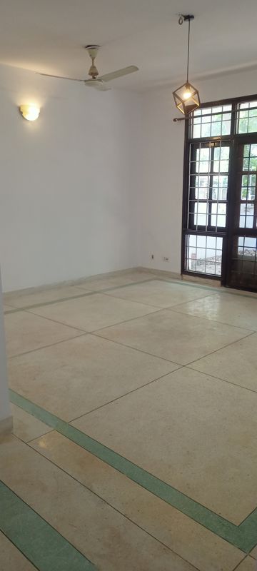 4 BHK + Servant Room Independent House For Rent in DLF City Phase IV