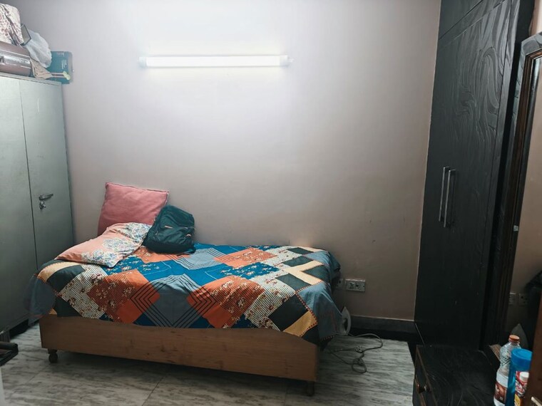 Bedroom, greater kailash ii 3 Bedroom 200 Sq.Yd. Builder Floor In Greater Kailash ii Delhi 10182903