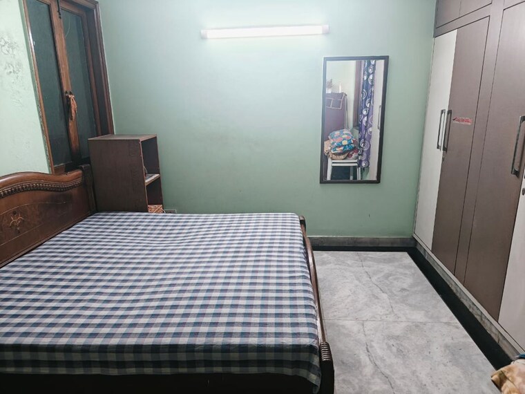 Bedroom, greater kailash ii 3 Bedroom 200 Sq.Yd. Builder Floor In Greater Kailash ii Delhi 10182903