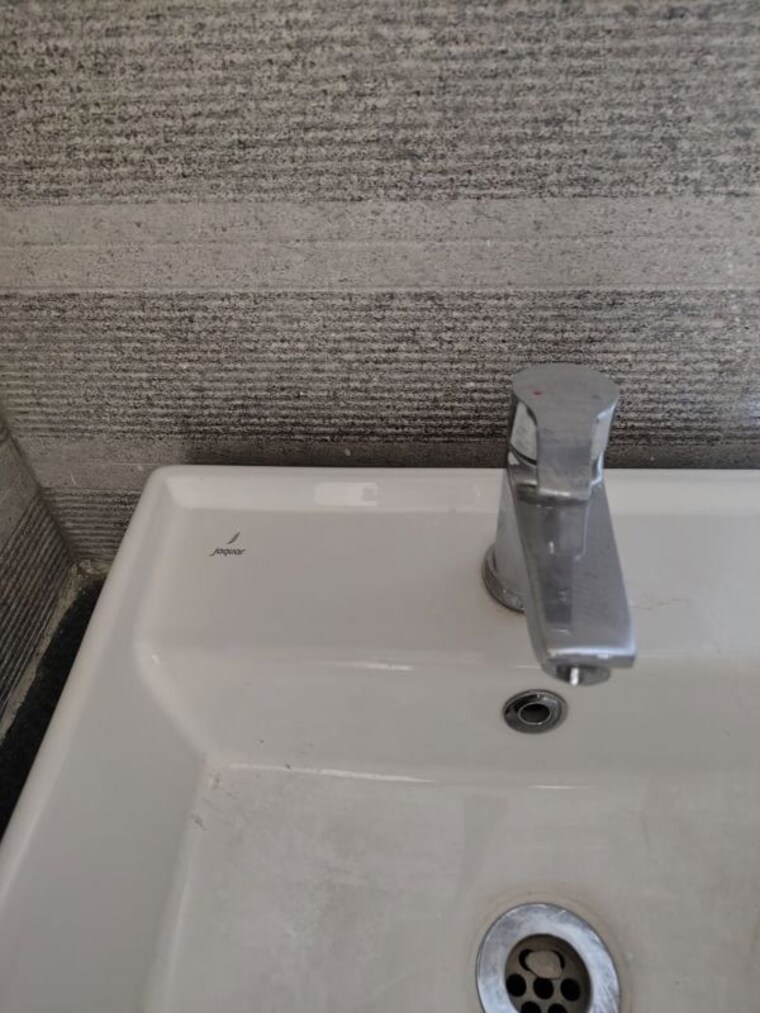 Bathroom, pareena-coban-residences 3.5 Bedroom 1997 Sq.Ft. Apartment In Sector 99a Gurgaon 10182922