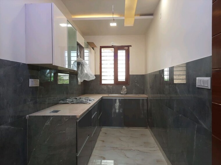 Kitchen, bptp-district-faridabad 3 Bedroom 180 Sq.Yd. Builder Floor In Sector 81 Faridabad 10182913