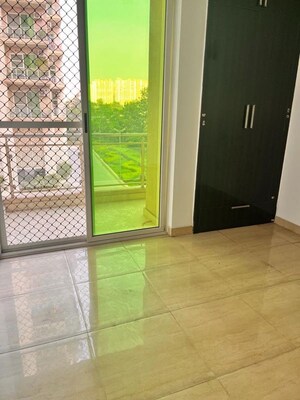 Room in 2.5 BHK Apartment at BSB Vaibhav Heritage Height, Sector 16 Greater Noida – for Sale