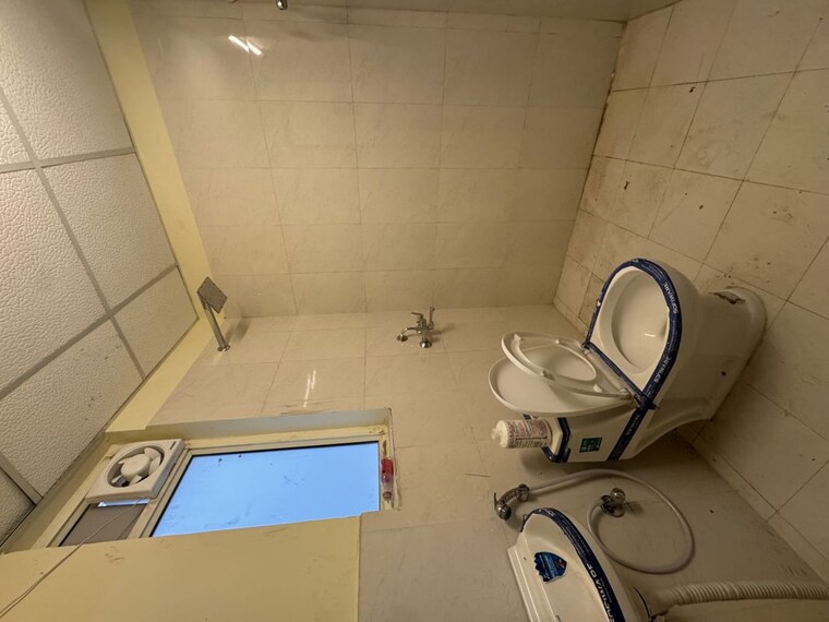 Bathroom, pyramid-fusion-homes 2 Bedroom 700 Sq.Ft. Apartment In Sector 70a Gurgaon 10182937