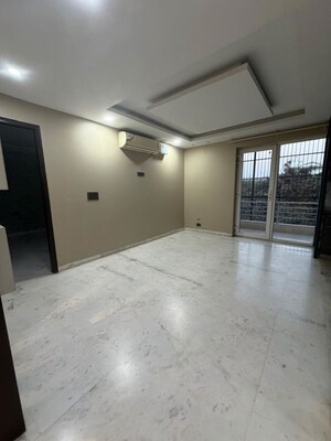 Room in 6+ BHK Independent House at Sector 67 – for Sale