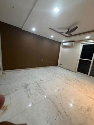 Room in 6+ BHK Independent House at Sector 67 – for Sale